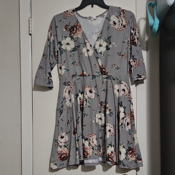 Stella Tweed Dresses & Skirts - Stella Tweed Floral Long Sleeve Dress